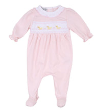 Load image into Gallery viewer, JUST DUCKY CLASSICS SMOCKED
GIRL FOOTIE - PINK
